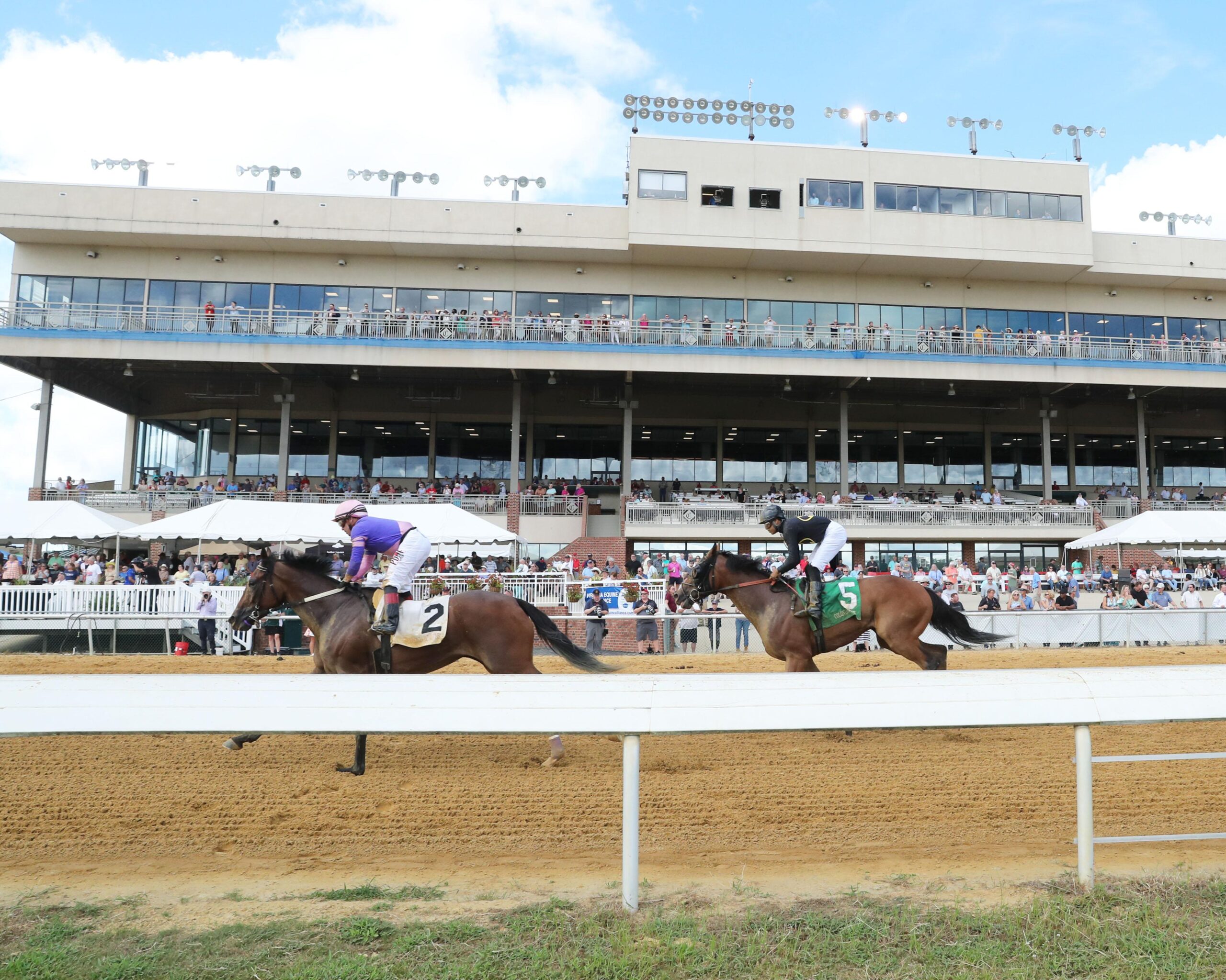 Racing on the main track at Colonial Downs. (Coady Photography)