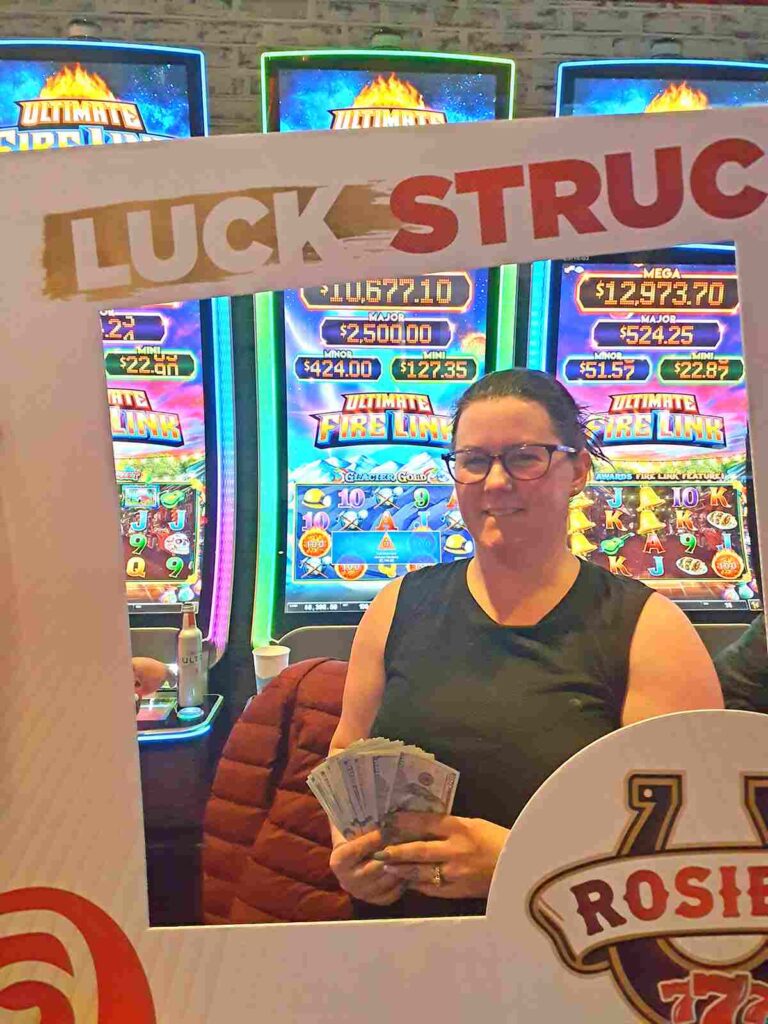 Jessica $7,183.25 Ultimate Fire Link Glacier Gold